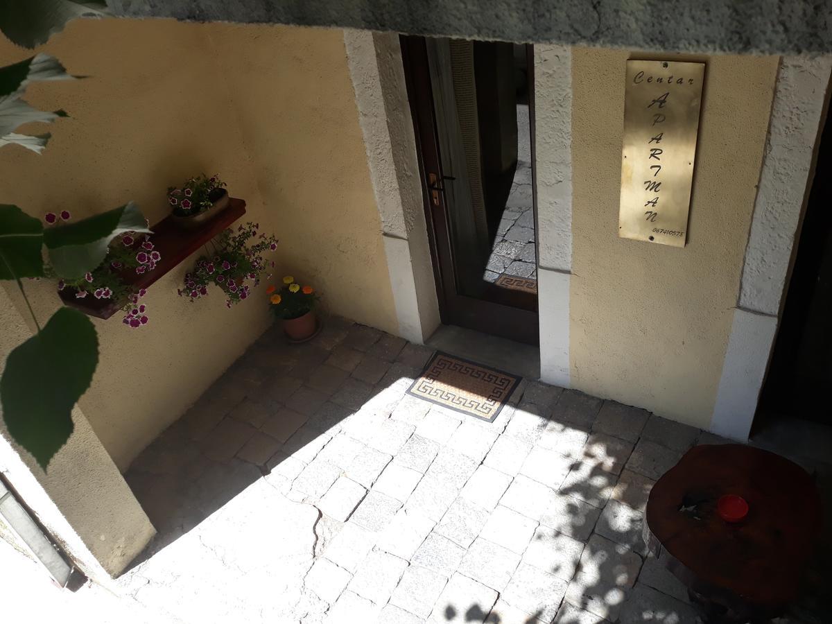 Apartman Centar Cetynia Zewnętrze zdjęcie