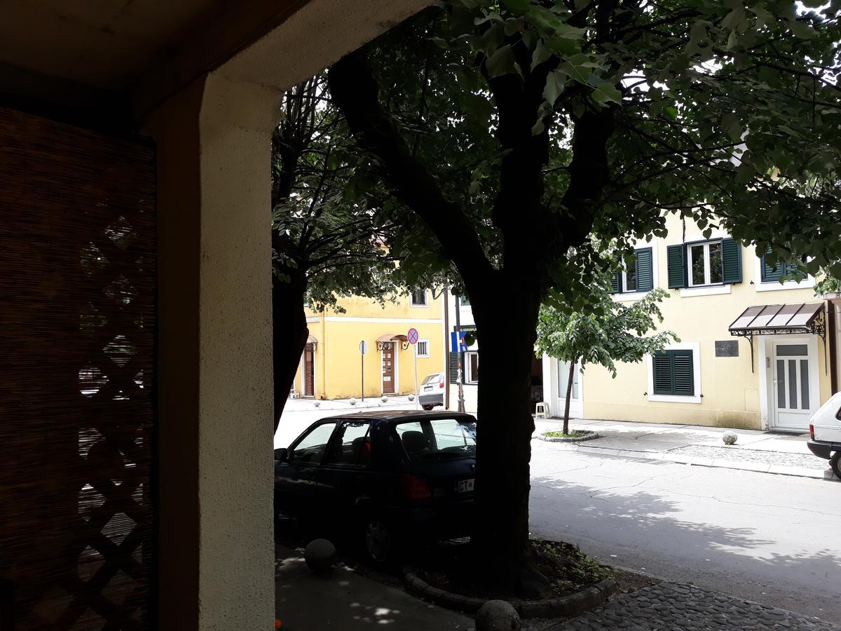 Apartman Centar Cetynia Zewnętrze zdjęcie
