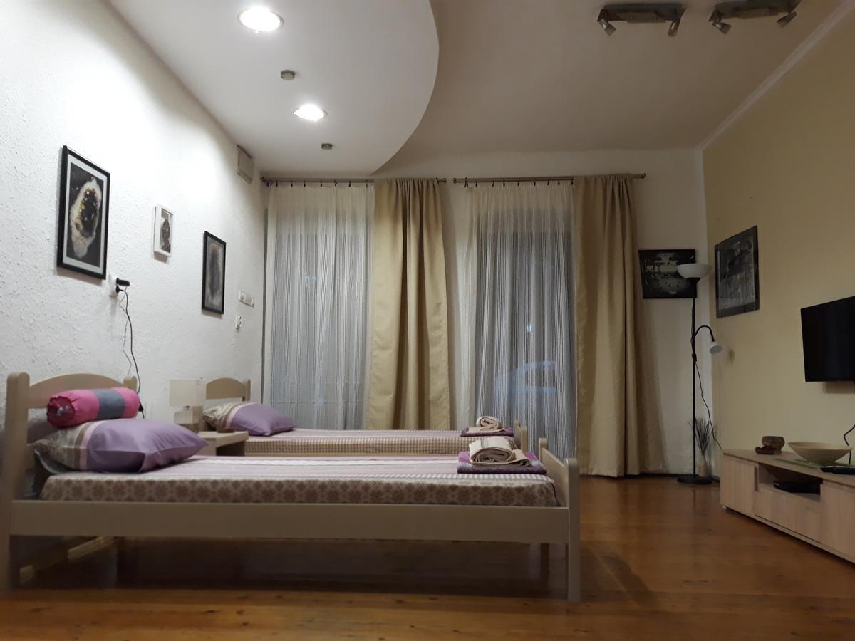 Apartman Centar Cetynia Zewnętrze zdjęcie