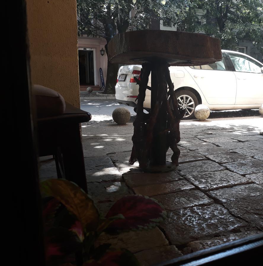 Apartman Centar Cetynia Zewnętrze zdjęcie