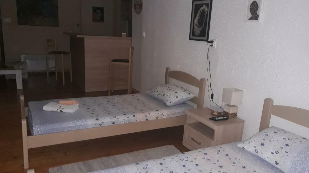 Apartman Centar Cetynia Zewnętrze zdjęcie